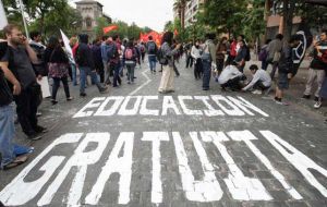 Since 2011, over forty street rallies attracted ten of thousands in support of education reform (Photo EFE)