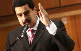 President Maduro bans marches in Caracas and considers legal actions against Capriles 
