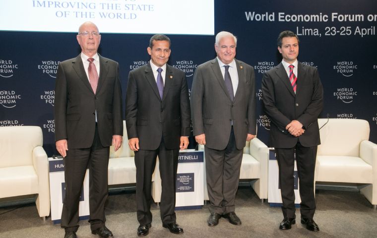 The three presidents Ollanta, Martinelli and Peña Nieto with WEF founder Schwab (left) 