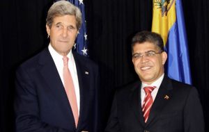 Kerry and Jaua in the sidelines of the OAS annual assembly in Guatemala (Photo AFP)