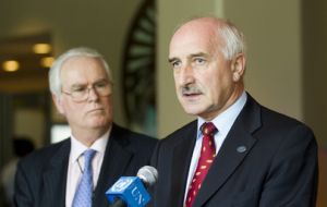 Mike Summers (right), Member of the Legislative Assembly of the Falkland Islands and Mark Lyall Grant, Permanent Representative of the United Kingdom to the UN, 