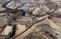 Highly pollutant tar sands in central Canada