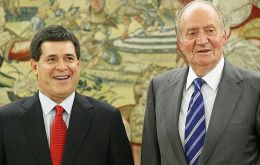 President elect Horacio Cartes next to Spanish King Juan Carlos 