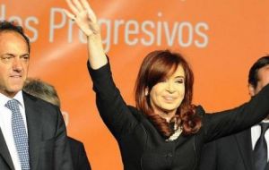 Scioli and President Cristina Fernandez on the campaign trail