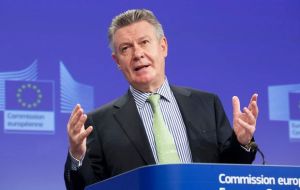 EU Trade Commissioner De Gucht, “a new chapter in relations with Central America and the Andean region”