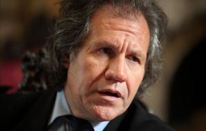 Almagro seems to ignore the ‘siren songs’ warnings from Cristina Fernandez  