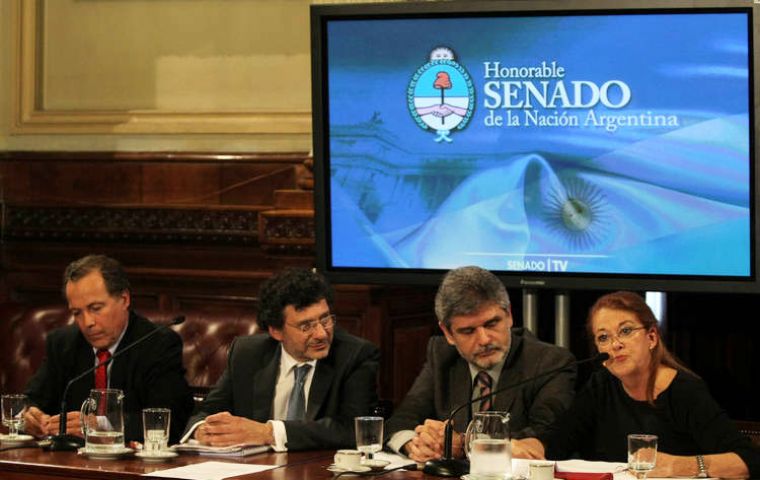 Militant Ambassador Castro (R) is again trying to have the Argentine pope involved in the Falklands’ dispute  (Pic DYN)