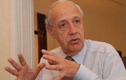 Former minister Lavagna says the Argentine economy is going through ‘the worst of possible worlds’