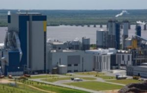 The UPM plant in Uruguay with an annual production of 1.1 million tons of pulp 