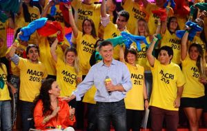 Macri, confirms his leadership in the capital Buenos Aires with the 2015 T shirts