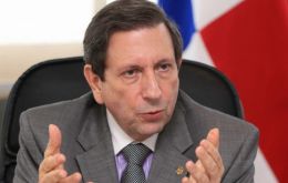 Panamanian foreign minister Núñez Fabrega met with the Argentine ambassador 