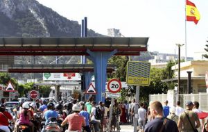 The main impact of the delays are on persons who work in Gibraltar and who live in Spain  