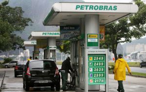 Gas stations can't help Petrobras take off at the current fuel prices level 