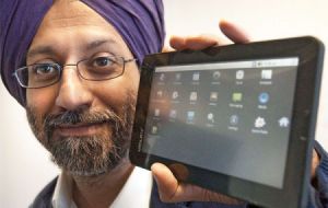 “It's not just about creating low-cost devices, for us it's about delivering the internet”, said Suneet Singh Tuli