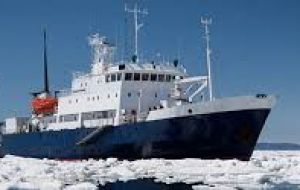 The Russian vessel trapped by ice every summer travels to Antarctica 