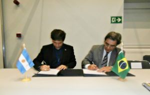 Argentine minister Kicillof and Trade minister Borges signed the agreement  