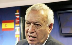 Allegedly García-Margallo has contacted suppliers in Portugal and Morocco