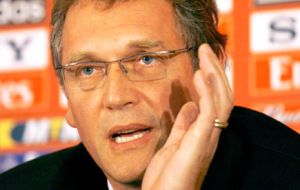 “I have received several messages asking me if there is a civil war in Brazil, and I have replied no”, revealed Valcke 