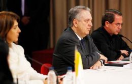 The foreign ministers and the papal nuncio hope that a date for the next meeting is fixed as soon as possible, said Unasur ministers 