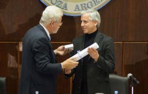 The Bolivian Vice-president Garcia Linares receiving the honor at the University 