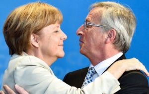 Angela Merkel strongly supports Mr. Junker who is considered too much of a federalist by London