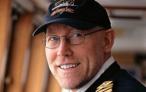 The meeting also thanked Capt. Leif Skog, of Lindblad Expeditions, who stepped down from the Committee after three years of service.