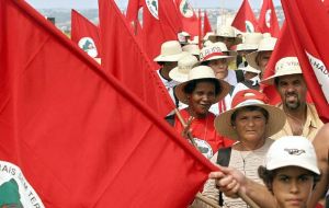 The homeless workers' movement also announced an agreement with government and will not take to the streets 