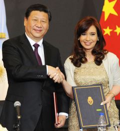  Xi and Cristina Fernandez toast for a 'foundational day' in relations between Argentina and China 