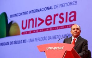 Emilio Botin announced at the conference's closing ceremony that the Spanish bank will invest 700 million Euros to support Ibero-American universities