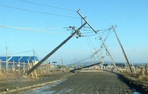 In neighboring Punta Arenas, 80% of clients were out of power 