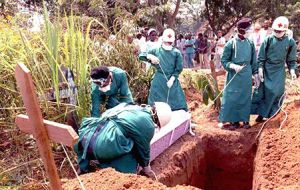  The West Africa Ebola virus epidemic has killed at least 1,013 of the more than 1,848 people it has infected in Guinea, Liberia, Sierra Leone and Nigeria