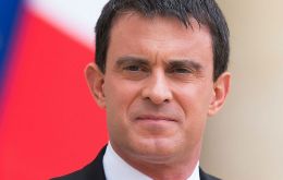Prime Minister Manuel Valls had handed in his government's resignation, opening the way for a reshuffle just four months after it took office.