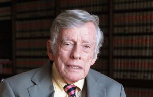 “The Republic of Argentina will need to reverse entirely the steps which it has taken constituting the contempt of court”, underlined Griesa 