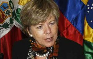 “The regional market is key to developing value chains in Latin America and the Caribbean”, argues ECLAC secretary Barcena