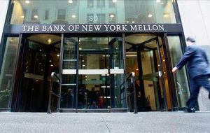 The magistrate subsequently blocked Bank of New York Mellon Corp from processing a 539 million dollars interest payment