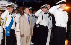 Prince Charles and President Santos meet the frigate's officers before the evening's sunset ceremony (Pic RN)