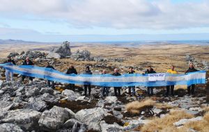 The petition was formally presented to the Falklands' Legislative Assembly. Locals fear these provocations could end in 'incidents' 