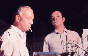 Horacio Ferrer (right) and Astor Piazzola on the cover of the En Persona recording, released in 1970. 