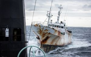 When sighted the 'Yongding' sailed directly towards the 'Sam Simon' and only missed a collision by 10 meters