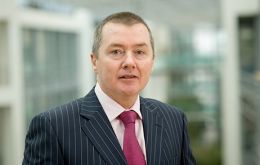 Willie Walsh, IAG's chief executive, said he was delighted Qatar had become a “long-term supportive shareholder”.