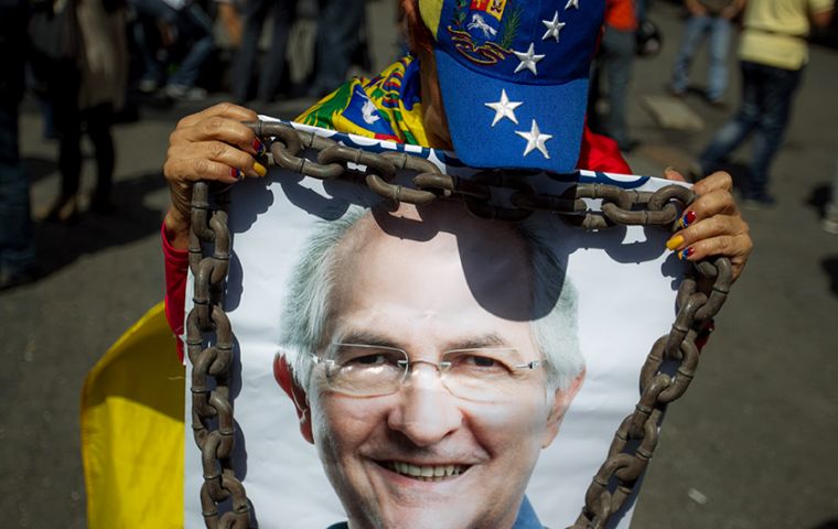 ”The detention of the Mayor of Caracas, Ledezma, has caused alarm due to the way took place and because it deals with an elected leader exercising his duties.”