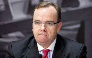 HSBC CEO Gulliver admitted his personal financial arrangements had damaged the bank's reputation, but also blamed “media innuendo” for the damage.