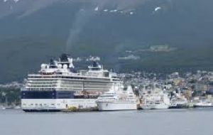 This week Celebrity Infinity with 2.449 passengers and a thousand crew members called at Ushuaia en route to Valparaiso 