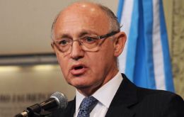 “Argentina has no interest in being involved in an armed conflict” with nobody, but insists UK must comply with the forty UN resolutions, said Timerman