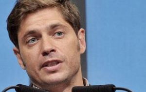 Kicillof reiterated that the tax “affects the highest-earning minority,” around 850,000 of 11 million registered workers in Argentina