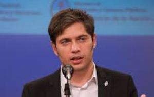 On Monday Economy minister Kicillof insisted that only 10% or less of the 11 million wage earners in Argentina were behind the 24-hour strike.