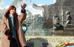 “A mature nationality that seeks international right, dialogue and not the militarization in the path to sovereignty” of Malvinas said Cristina Fernandez 