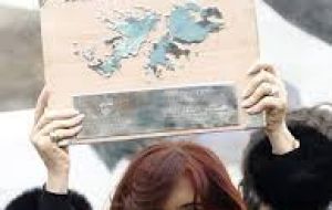 CFK accused the companies of “carrying out hydrocarbon exploration activities on Argentina's continental shelf without obtaining the corresponding authorization”