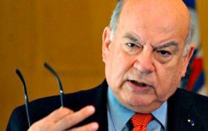 “This summit in Panama has such a special dimension,” OAS secretary general  Insulza said, noting it was the first time all 35 nations were represented.