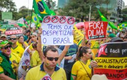  Police put turnout at 682,000 people who marched in 195 cities, while organizers gave a total estimate of 1.5 million, half of them in Sao Paulo business center